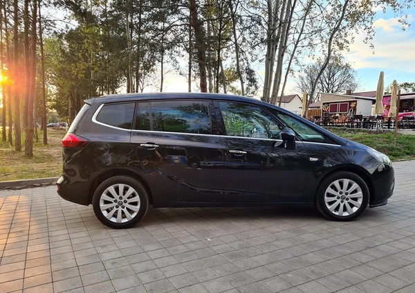 Opel Zafira cena 37500 przebieg: 273000, rok produkcji 2013 z Starachowice małe 137